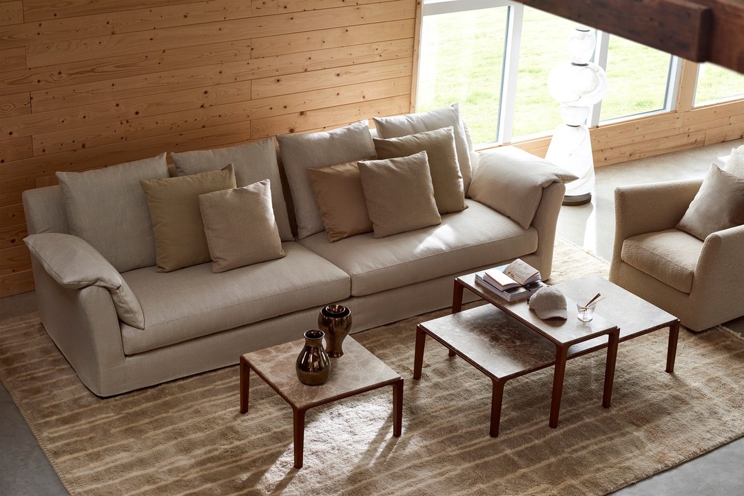The ‘Sergio’ sofa is an old favourite, reintroduced by Linteloo. Why? Well, why not? This is the perfect sofa, whether it be for laid-back family living or for the single’s prerogative of uninterrupted Netflix marathons. Just sink back into those lovely cushions and let the world go by.
.
.
.
.
.
Photo by: @paulbellaart 
Styling by: @valerie_van_der_werff
#sergio #interiorinspiration #interiordesign #home #furnituredesign #furniture #styling #sofa #inspiration #marcelwolterink #architecture #inspire #thegoodlife #homedesign #interiorlovers #homevibes