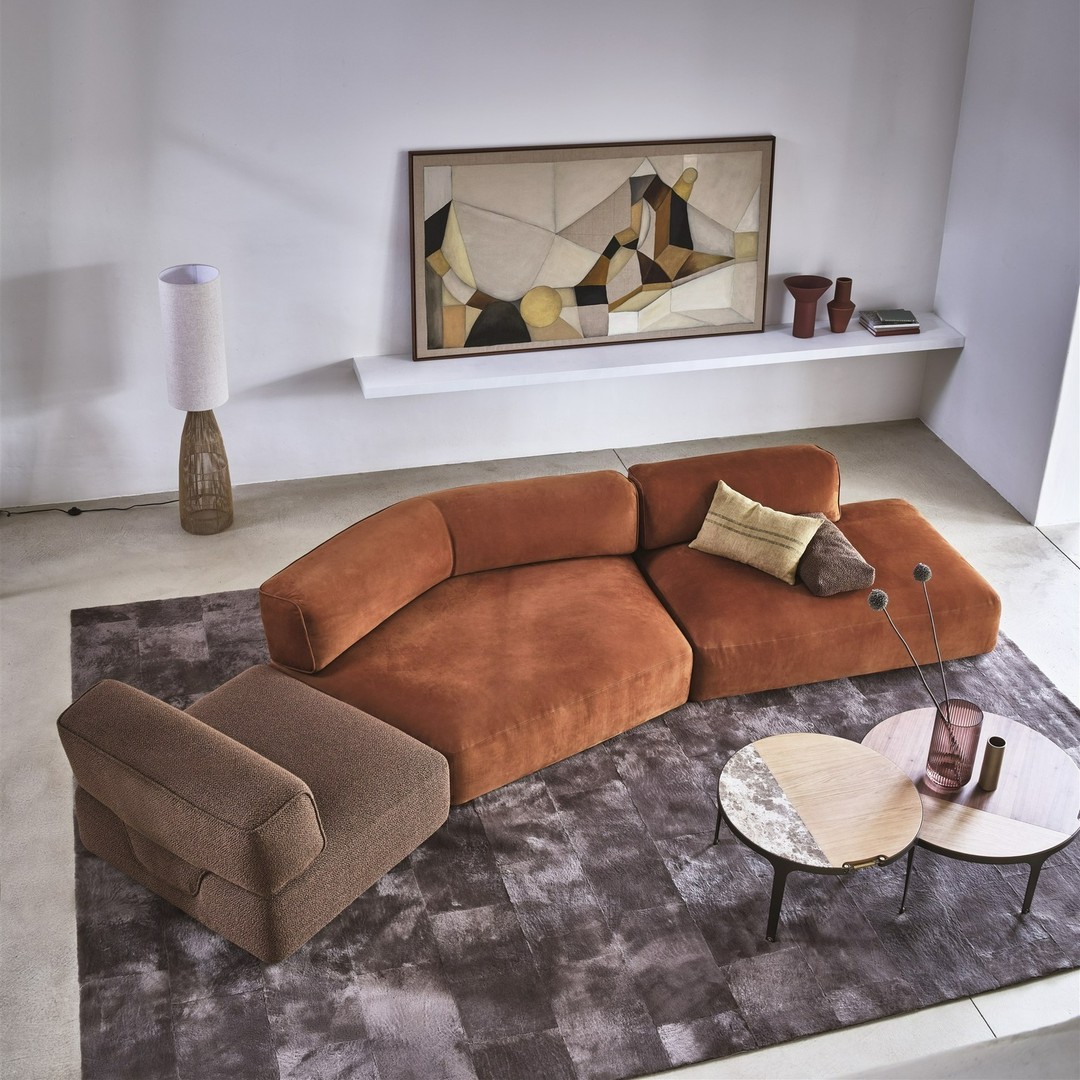 The Gilbert sofa is reminiscent of the Tetris computer game. Building blocks, with simple shapes, that allow you to create different scenarios. 

#linteloo #gilbert #modular #sofa #sebastianherkner #interiordesign