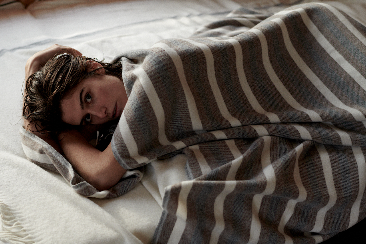 Ultimate comfort. The Americano blanket from The Weekend Collection with AaBe - designed by Valerie van der Werff.

Find out more on our website.